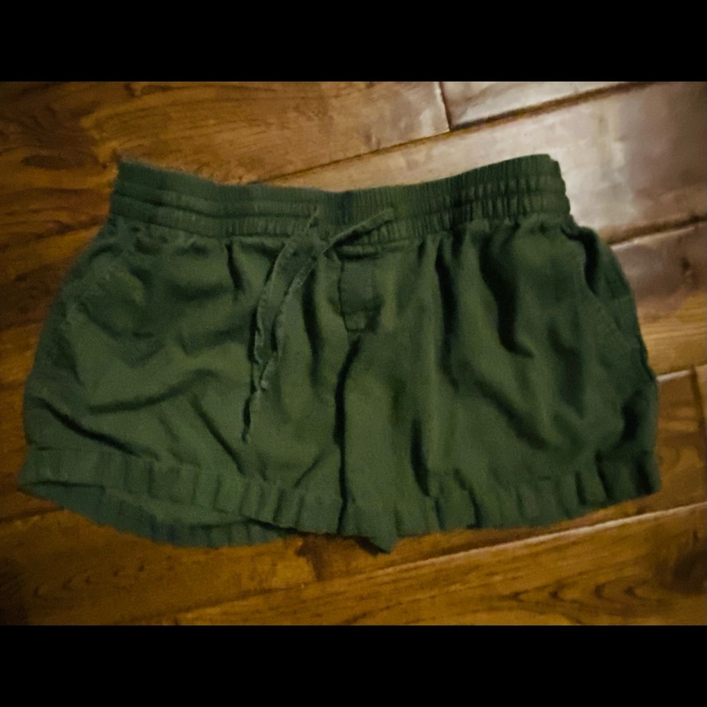 Old navy linen green shorts